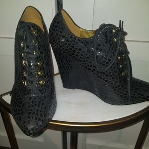 Black Christian Siriano textured shoeties